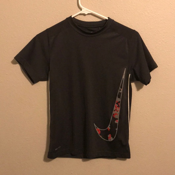 Nike t shirt (dri fit) - Picture 1 of 4